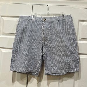 LL Bean mens seersucker shorts